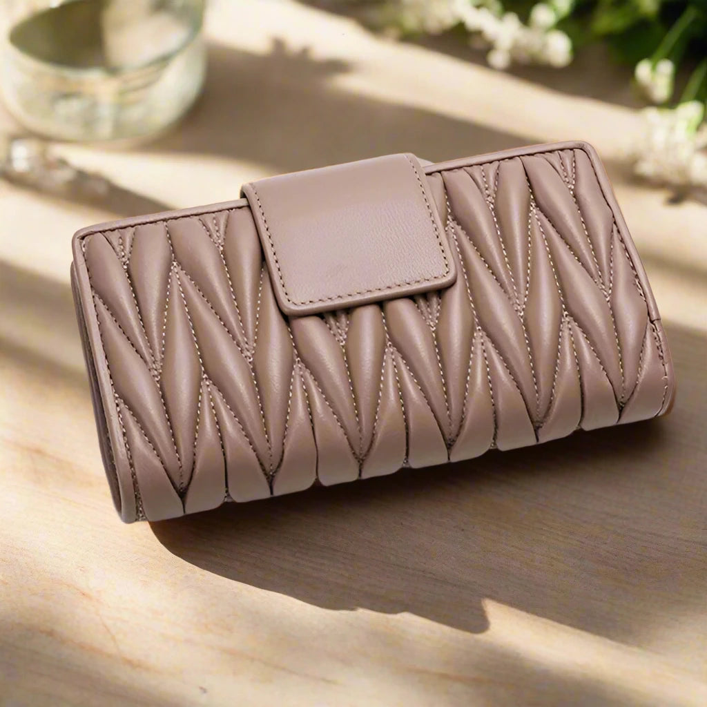 Women’s Wrinkled Sheepskin Leather Wallet – Zipper & Large Capacity
